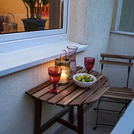 وارسو Apartament Przy Metrze Wierzbno Z Nuta Vintage المظهر الخارجي الصورة